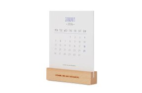 LEGAMI ΗΜΕΡΟΛΟΓΙΟ ΜΕ ΞΥΛΙΝΗ ΒΑΣΗ 2026 APHORISMS VCALWB26001